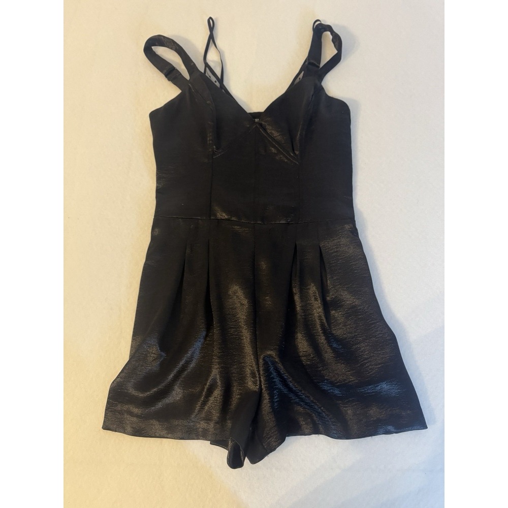 Guess Los Angeles Black Satin V-Neck Pleated Romper W33B28R7T30 Size 0